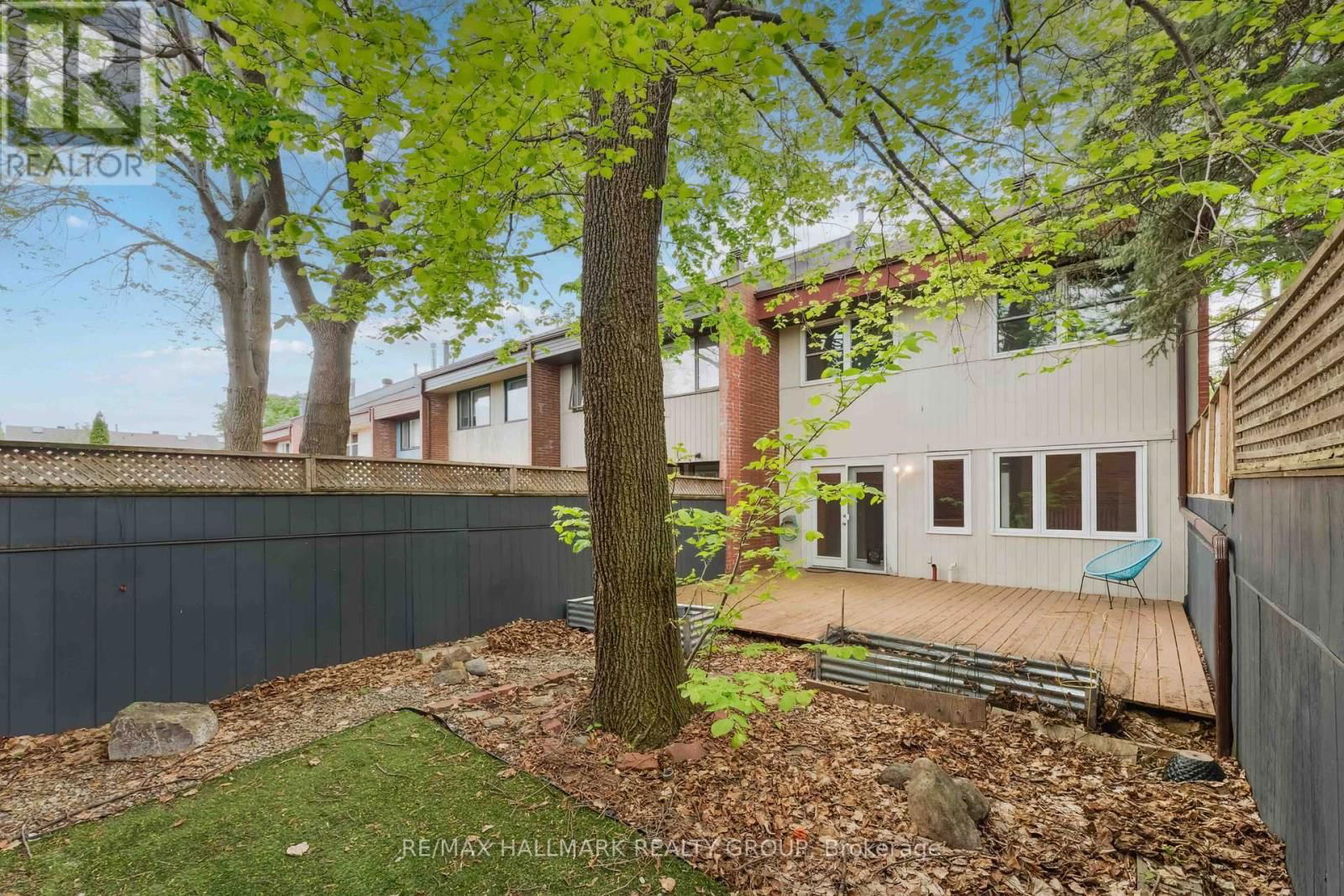 12 - 110 WALNUT COURT Image 29