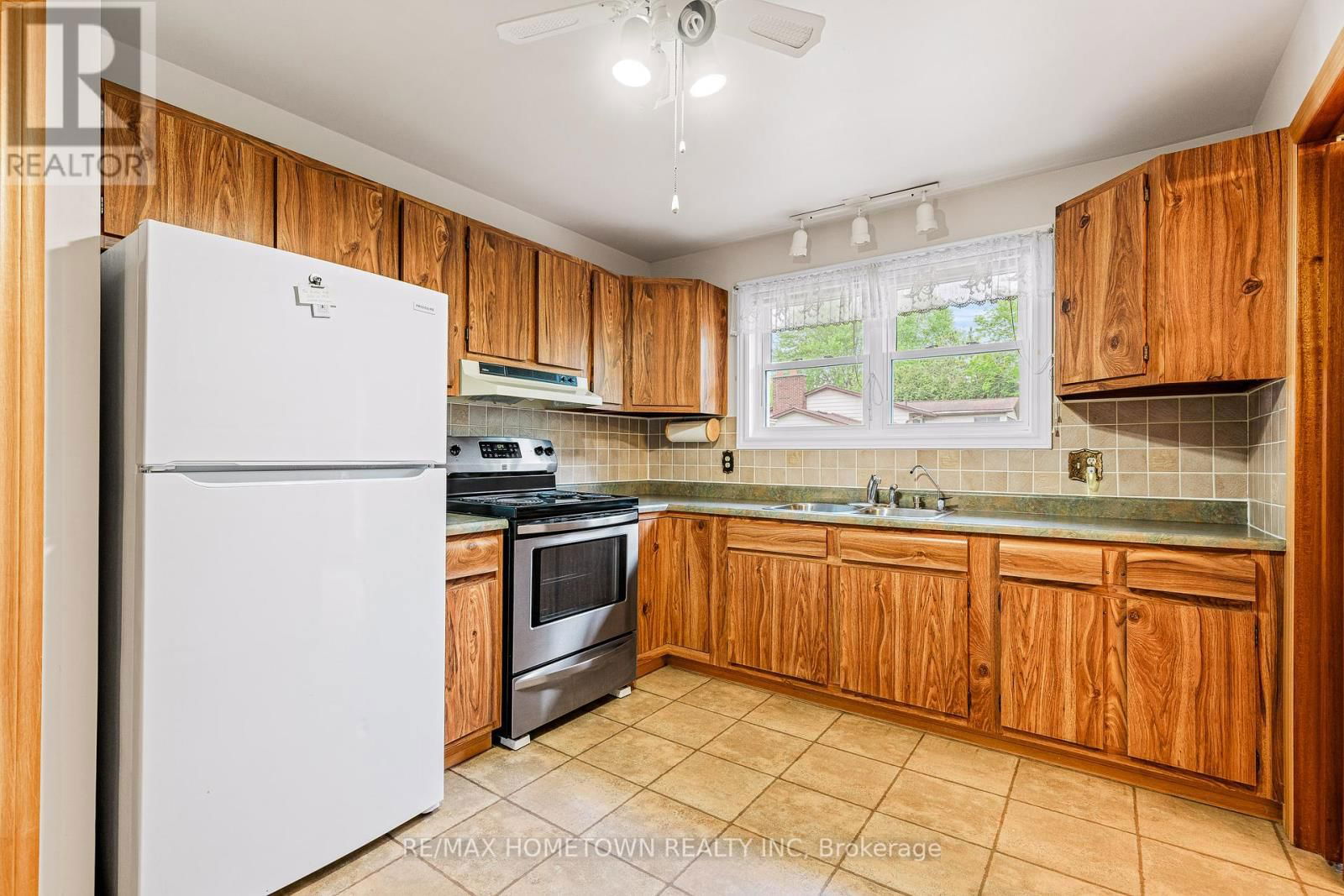 1 MAITLAND DRIVE Image 10
