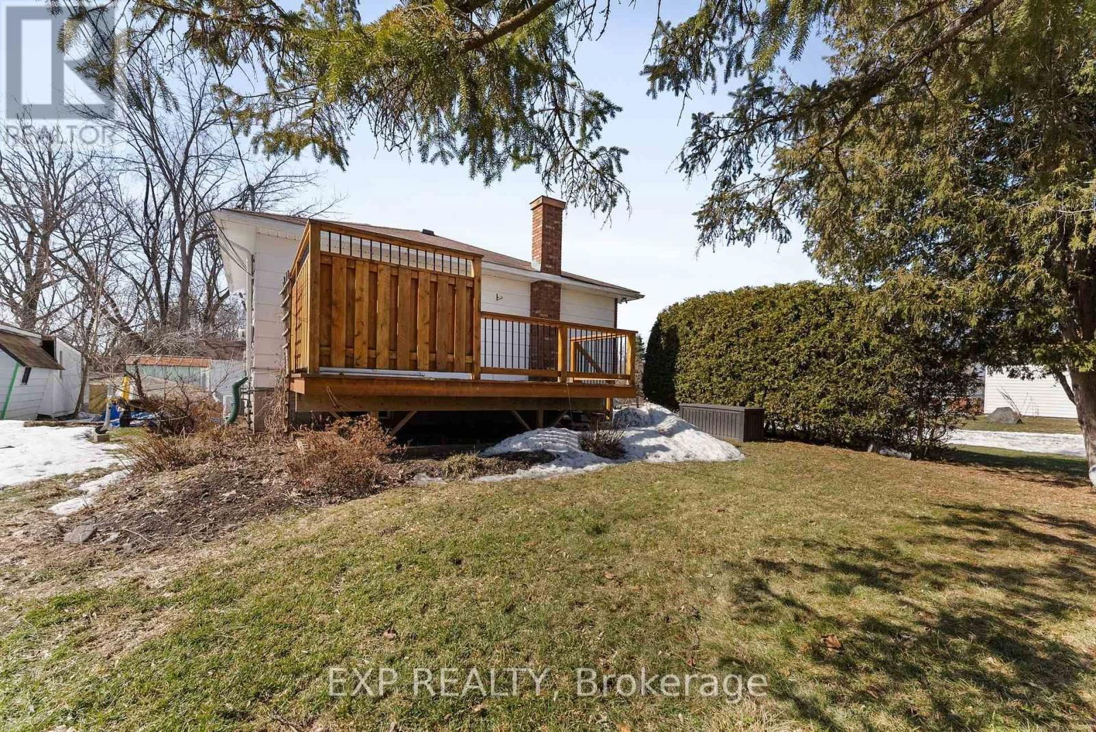 320 FRANCIS STREET Image 14