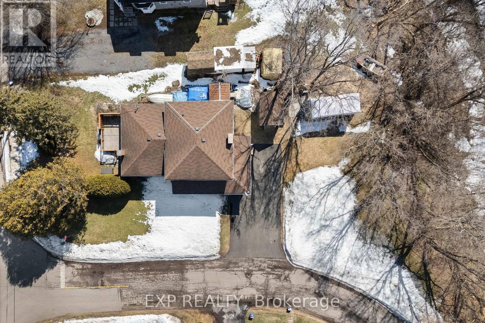 320 FRANCIS STREET Image 15