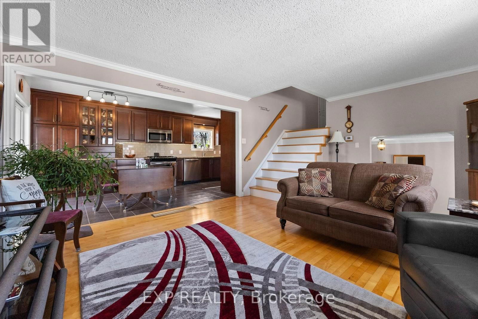 320 FRANCIS STREET Image 16