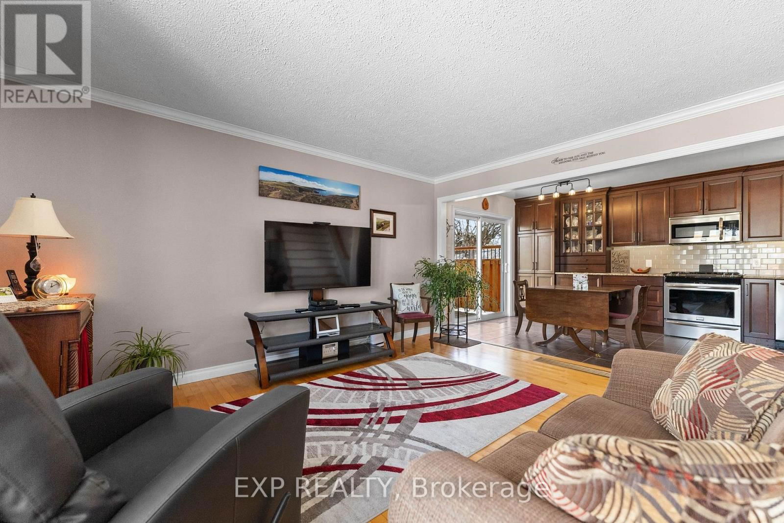 320 FRANCIS STREET Image 17