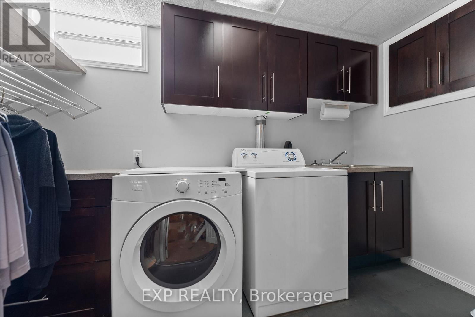 320 FRANCIS STREET Image 36