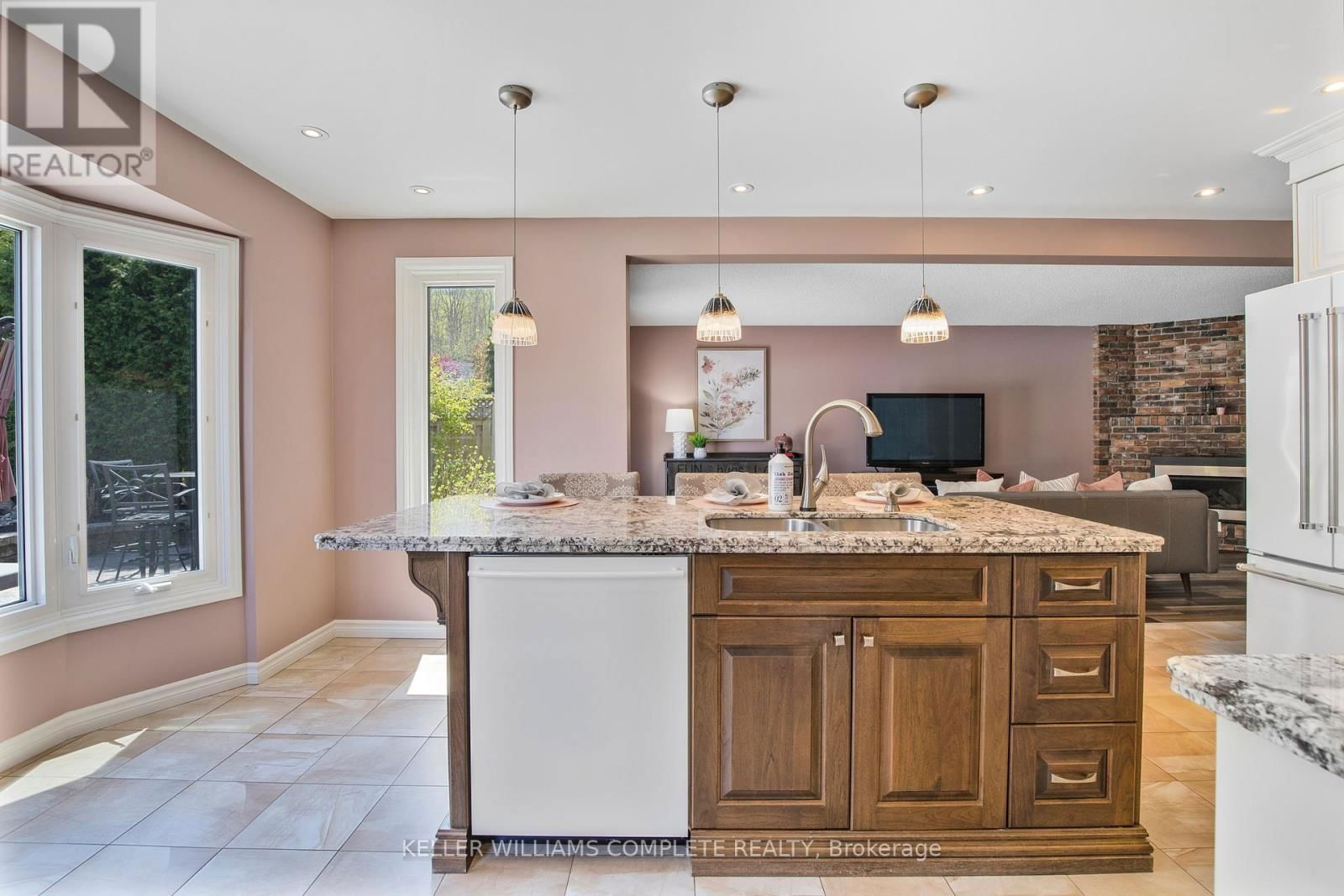 106 MAPLE DRIVE Image 10