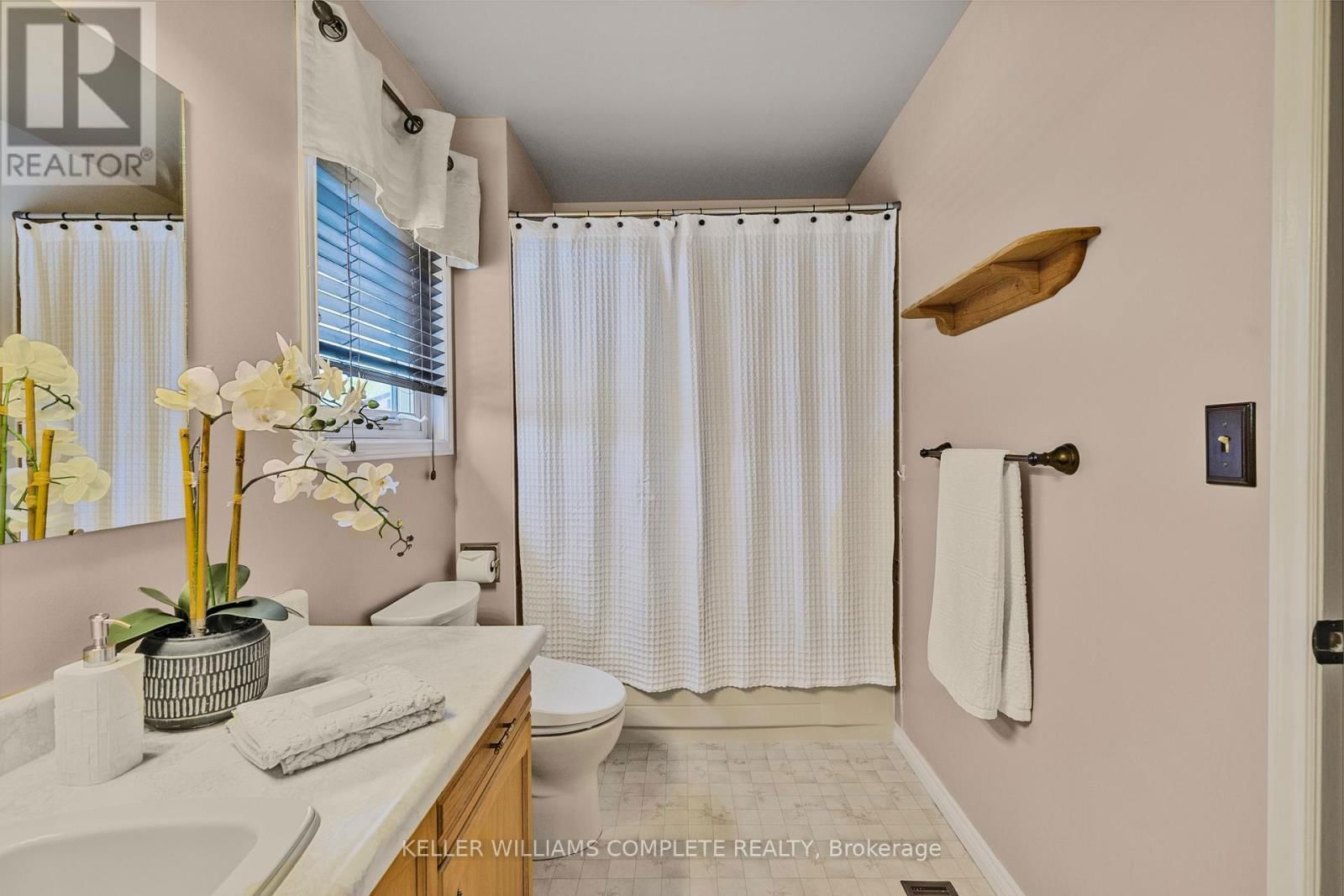 106 MAPLE DRIVE Image 31