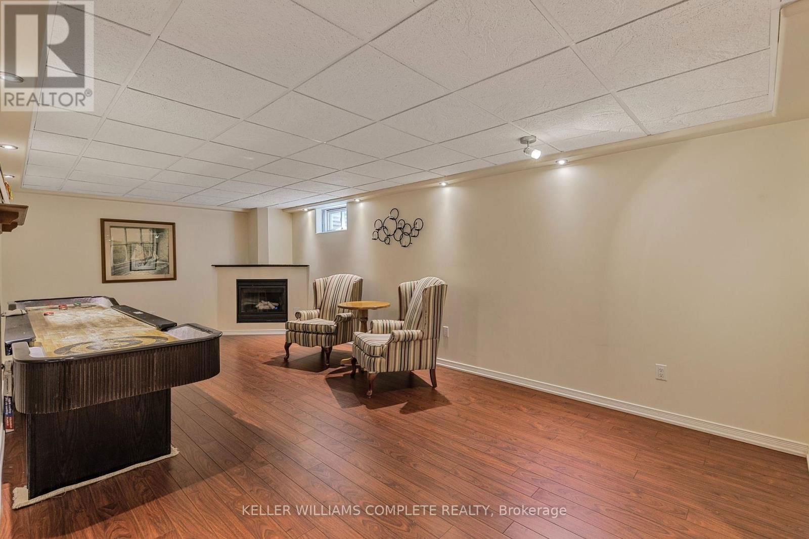 106 MAPLE DRIVE Image 32