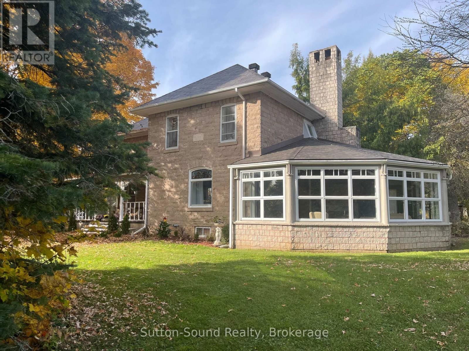 382105 17 CORNERS Image 1