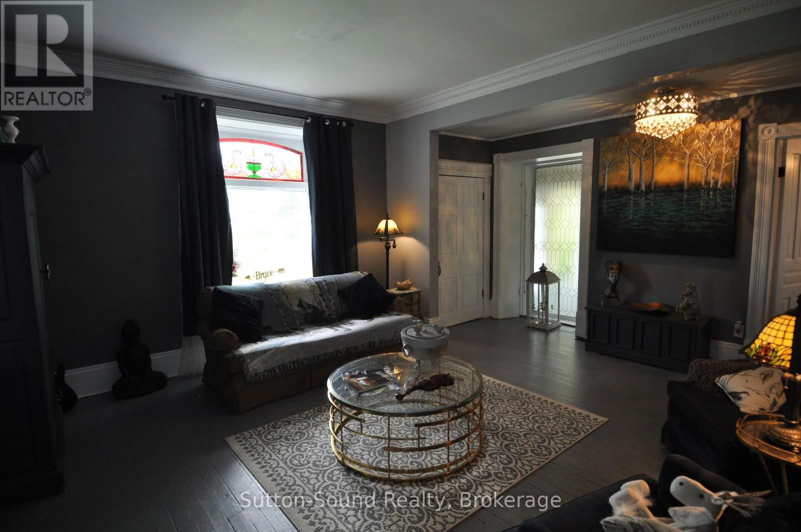 382105 17 CORNERS Image 10