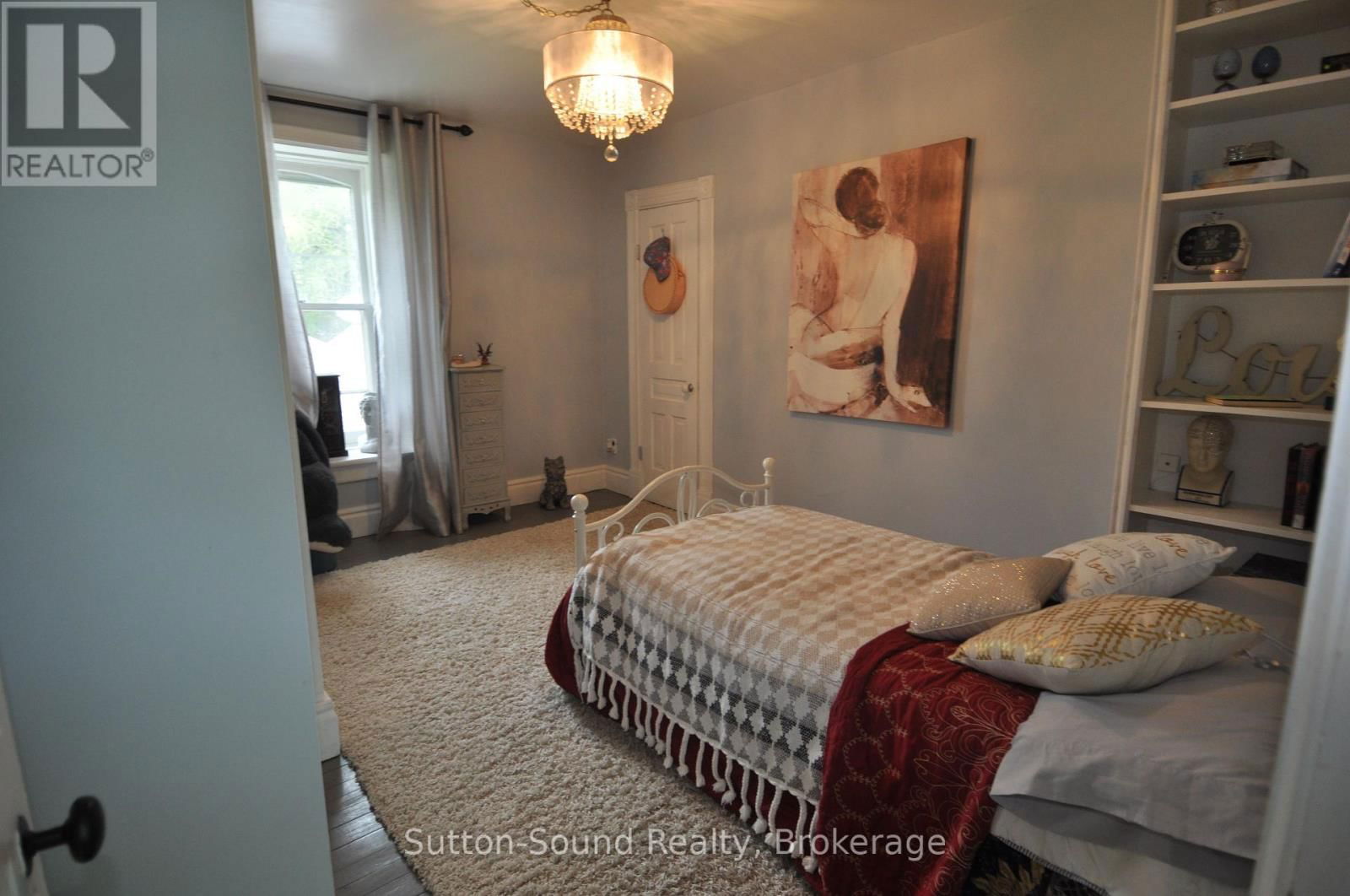 382105 17 CORNERS Image 18