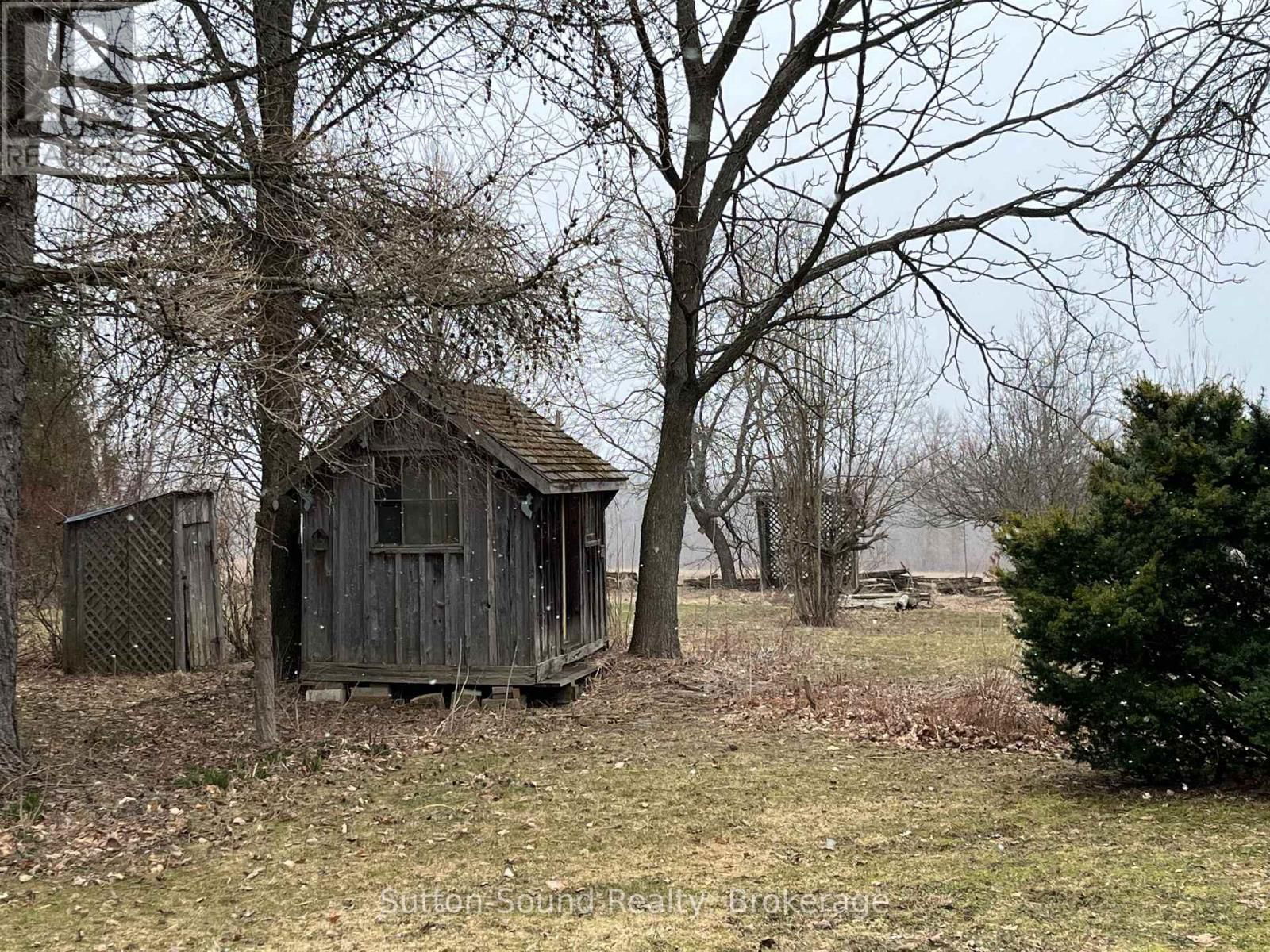 382105 17 CORNERS Image 21
