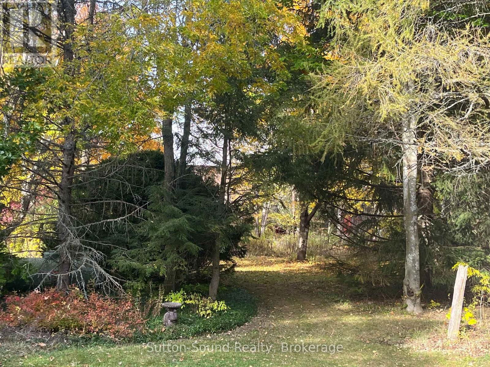 382105 17 CORNERS Image 23