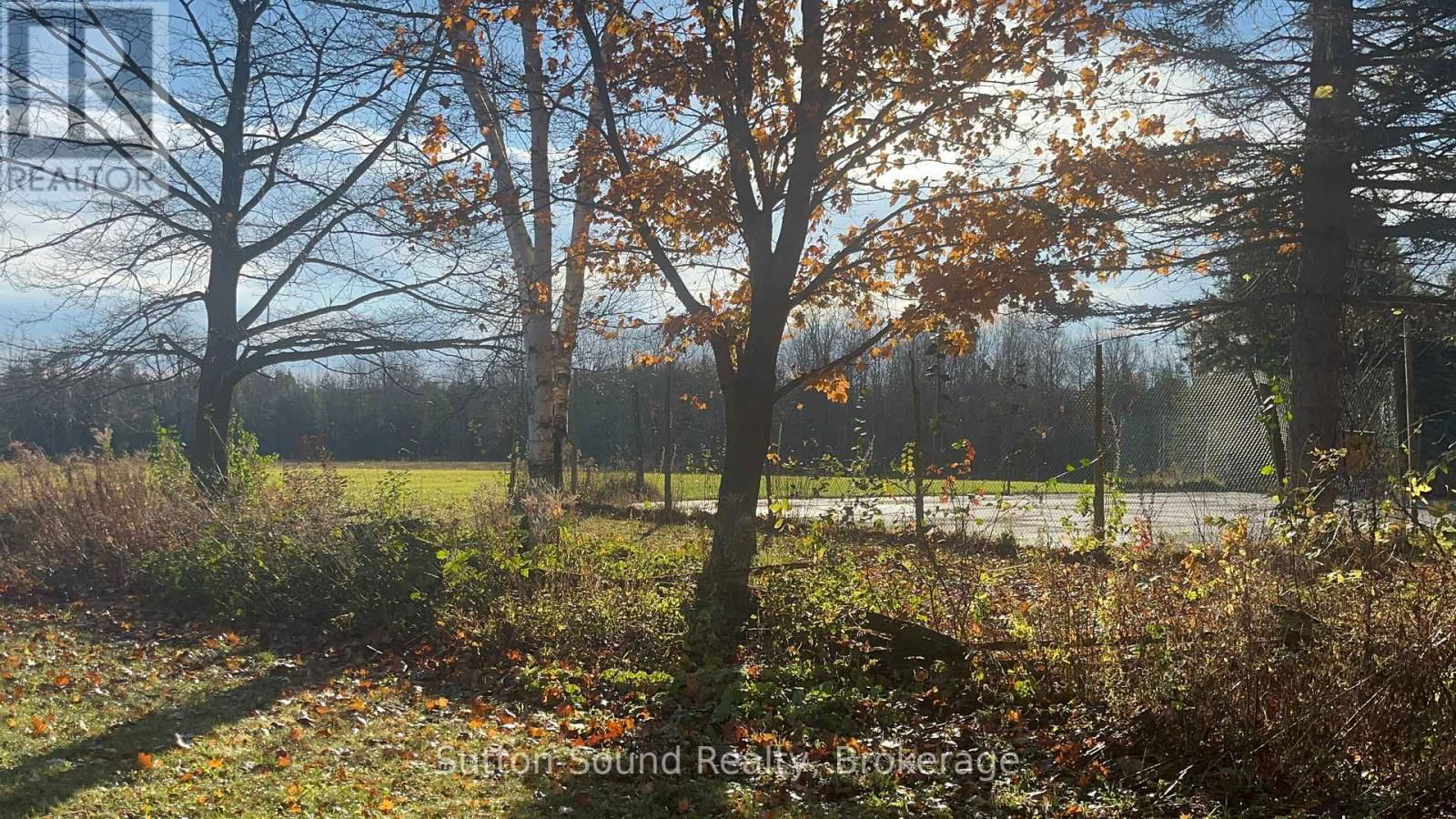 382105 17 CORNERS Image 28