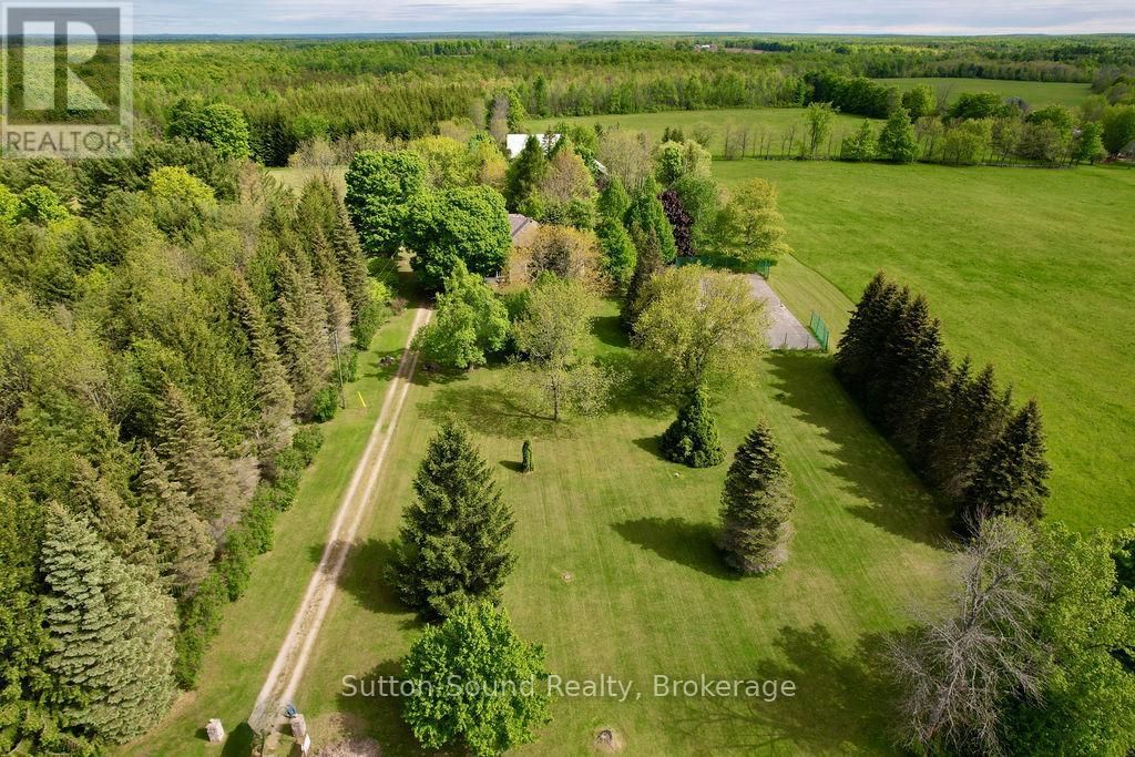 382105 17 CORNERS Image 47
