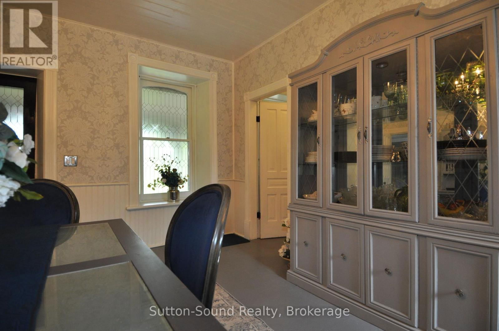 382105 17 CORNERS Image 7
