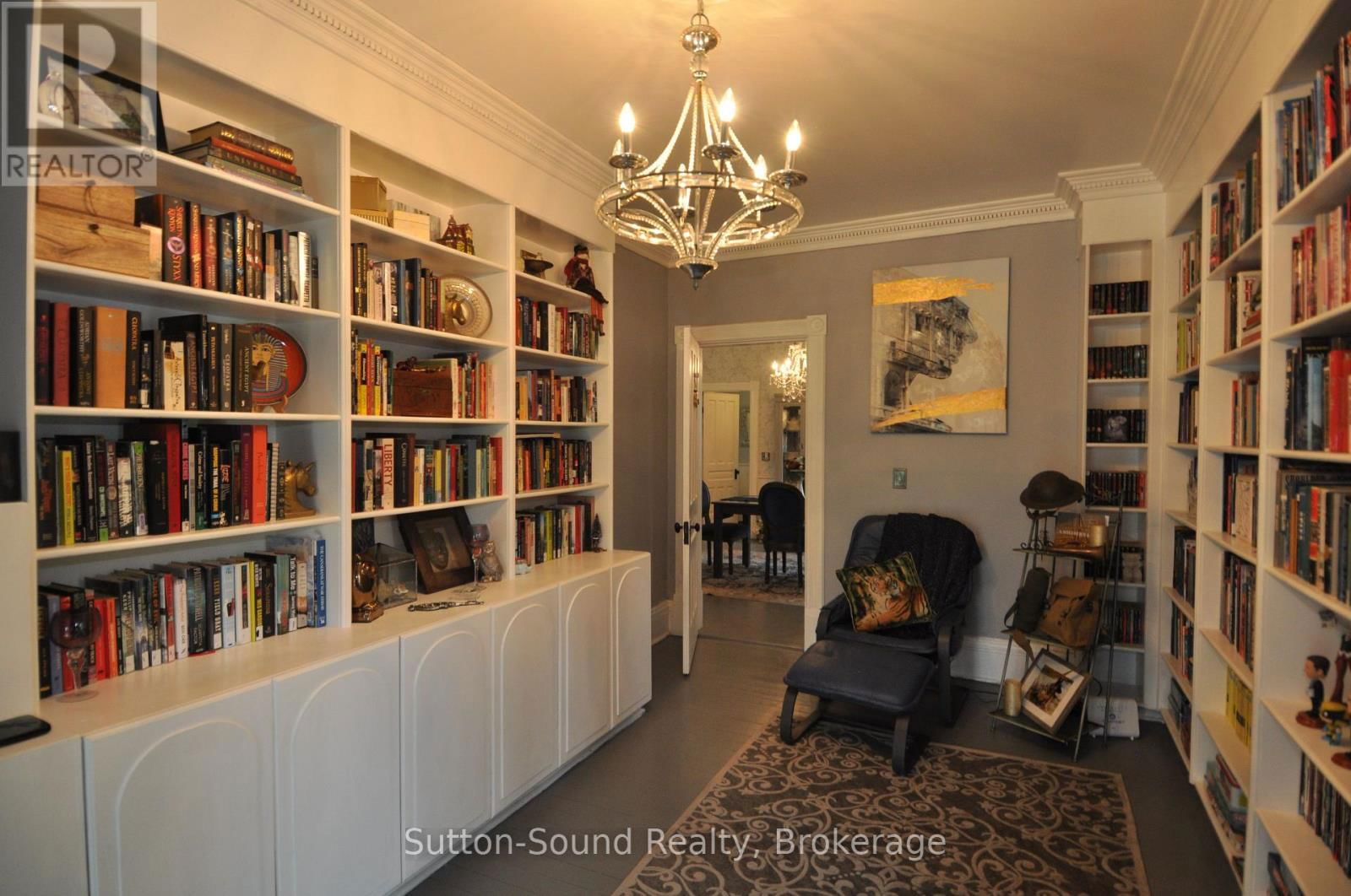 382105 17 CORNERS Image 9