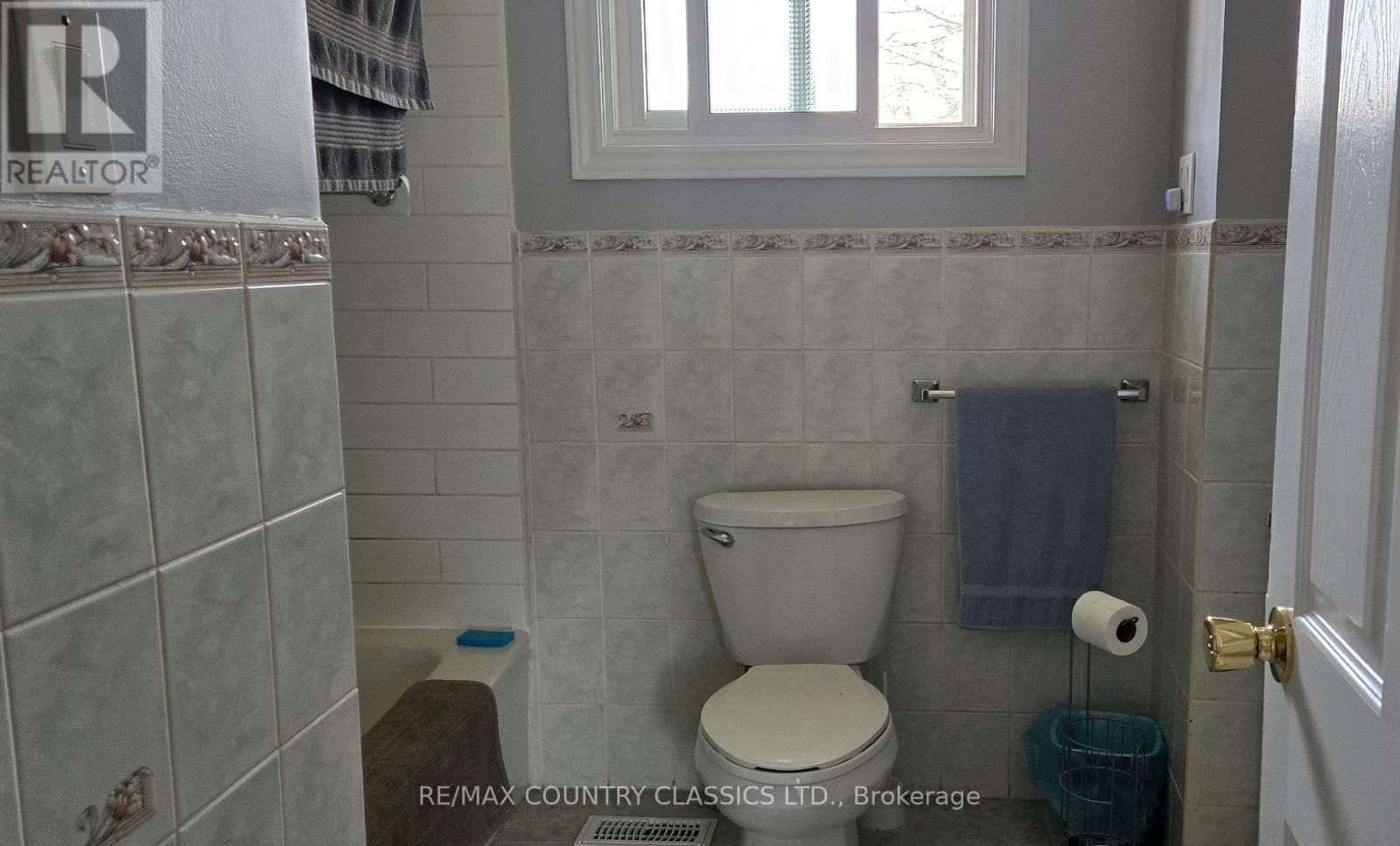 4 HEMLOCK STREET Image 11
