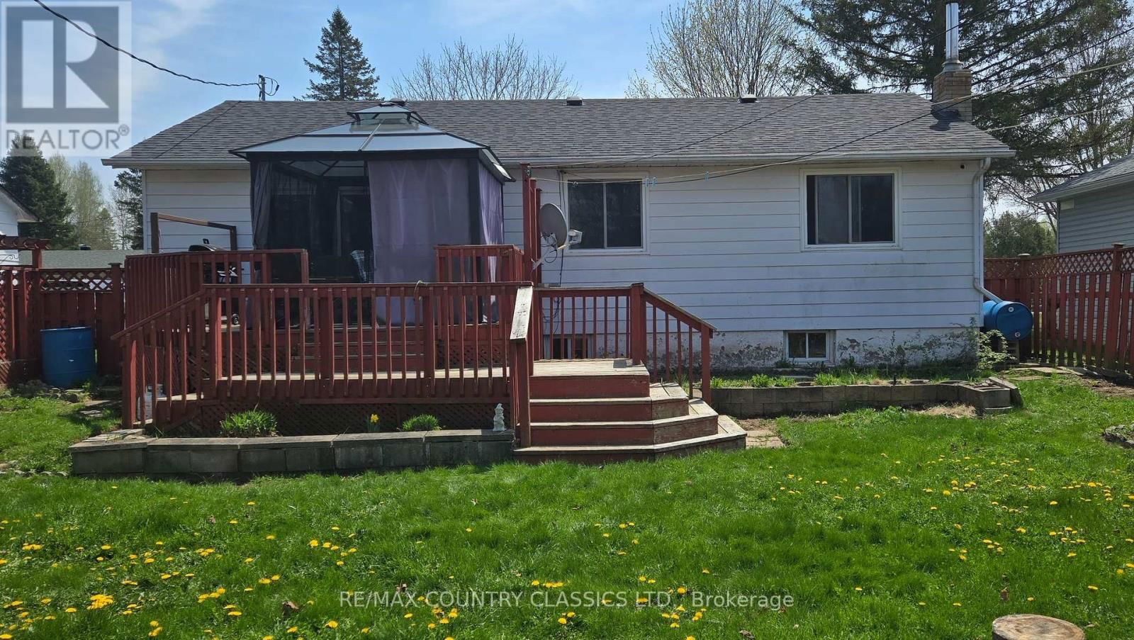 4 HEMLOCK STREET Image 14