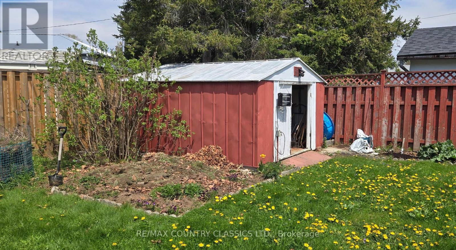 4 HEMLOCK STREET Image 16