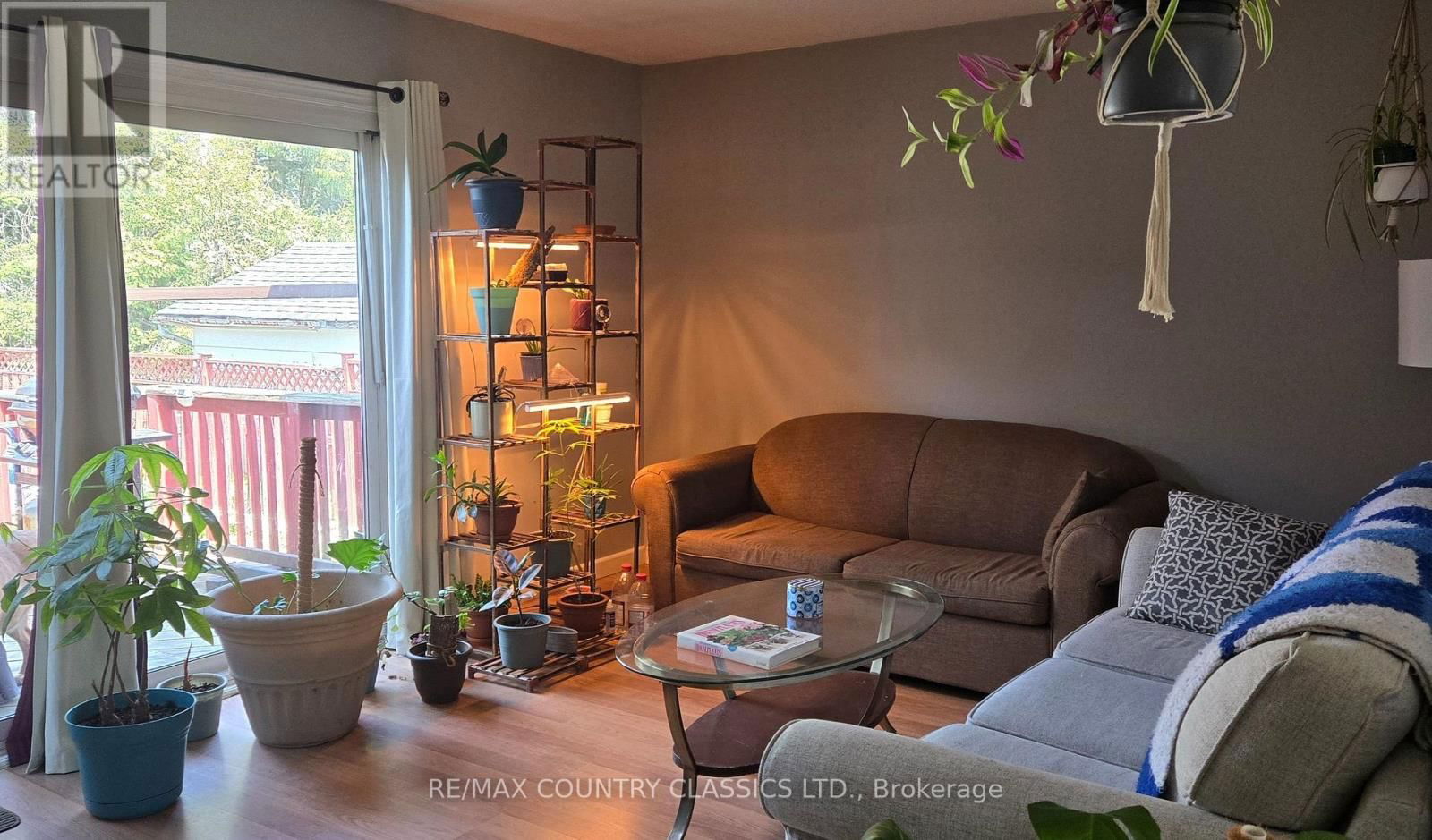 4 HEMLOCK STREET Image 4