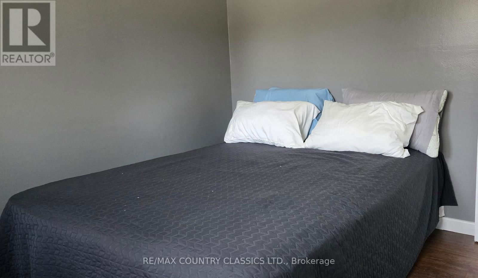 4 HEMLOCK STREET Image 7