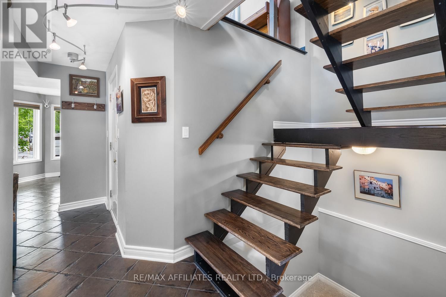 255 KENT STREET Image 13
