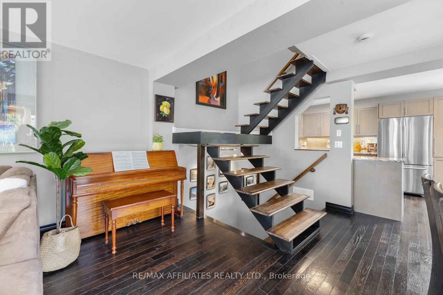 255 KENT STREET Image 19