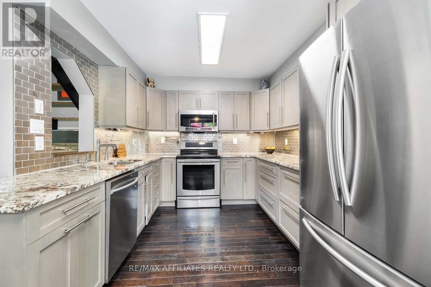 255 KENT STREET Image 22