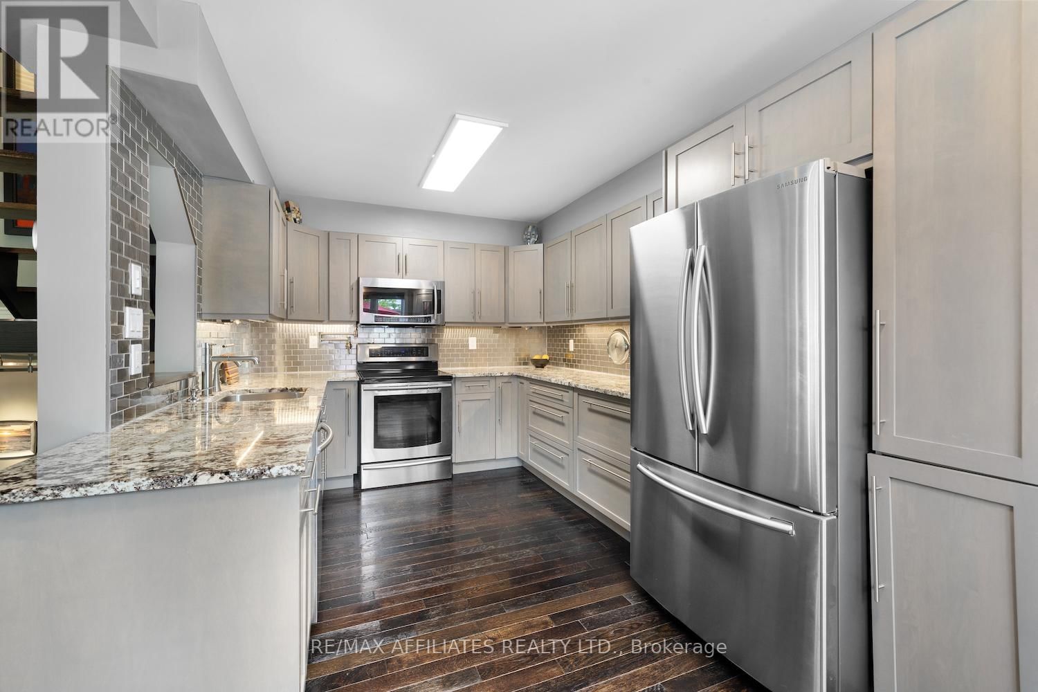 255 KENT STREET Image 25