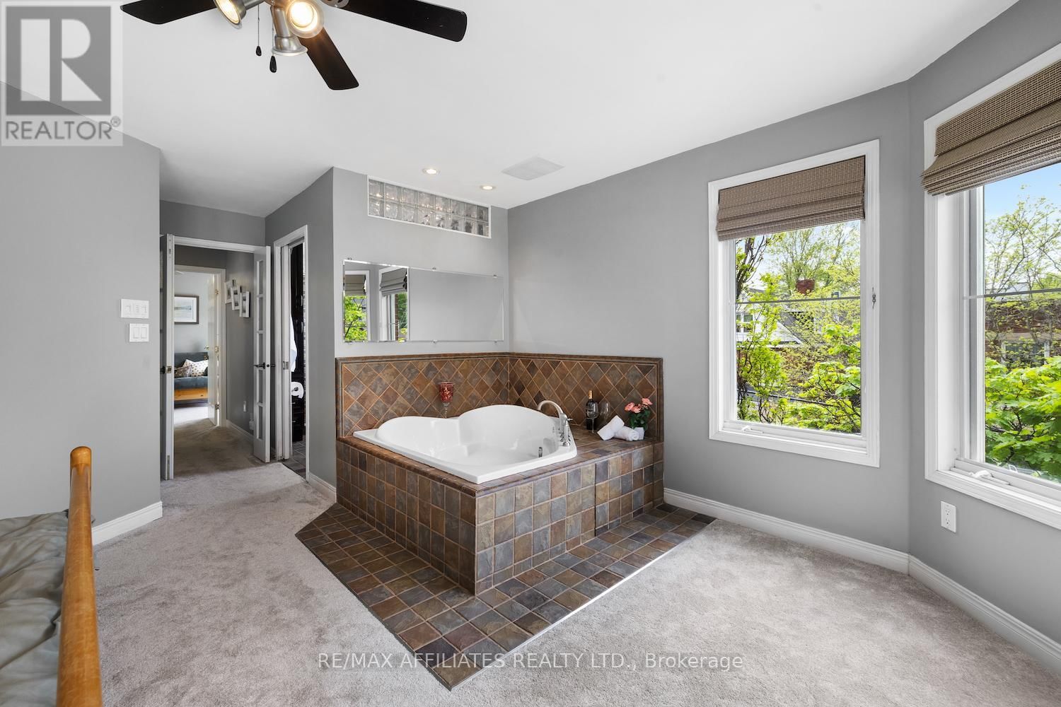 255 KENT STREET Image 35