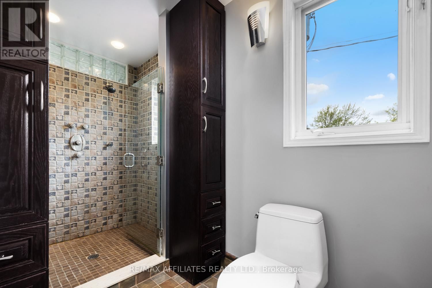 255 KENT STREET Image 37