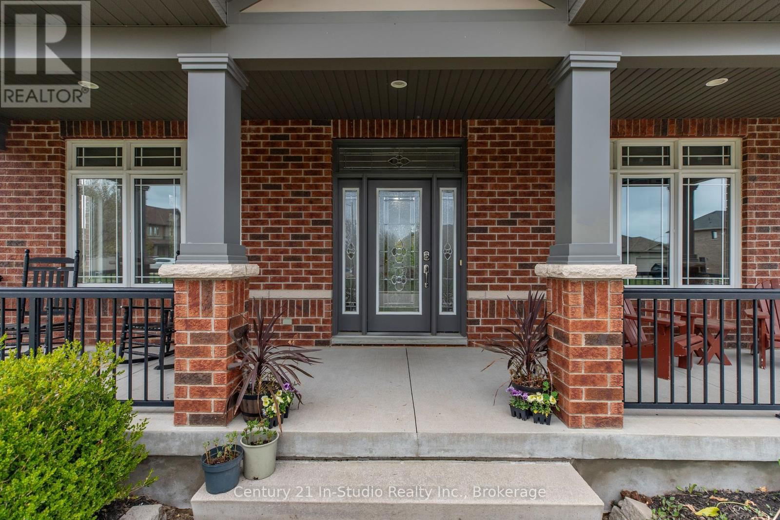 857 SUMPTON STREET Image 13