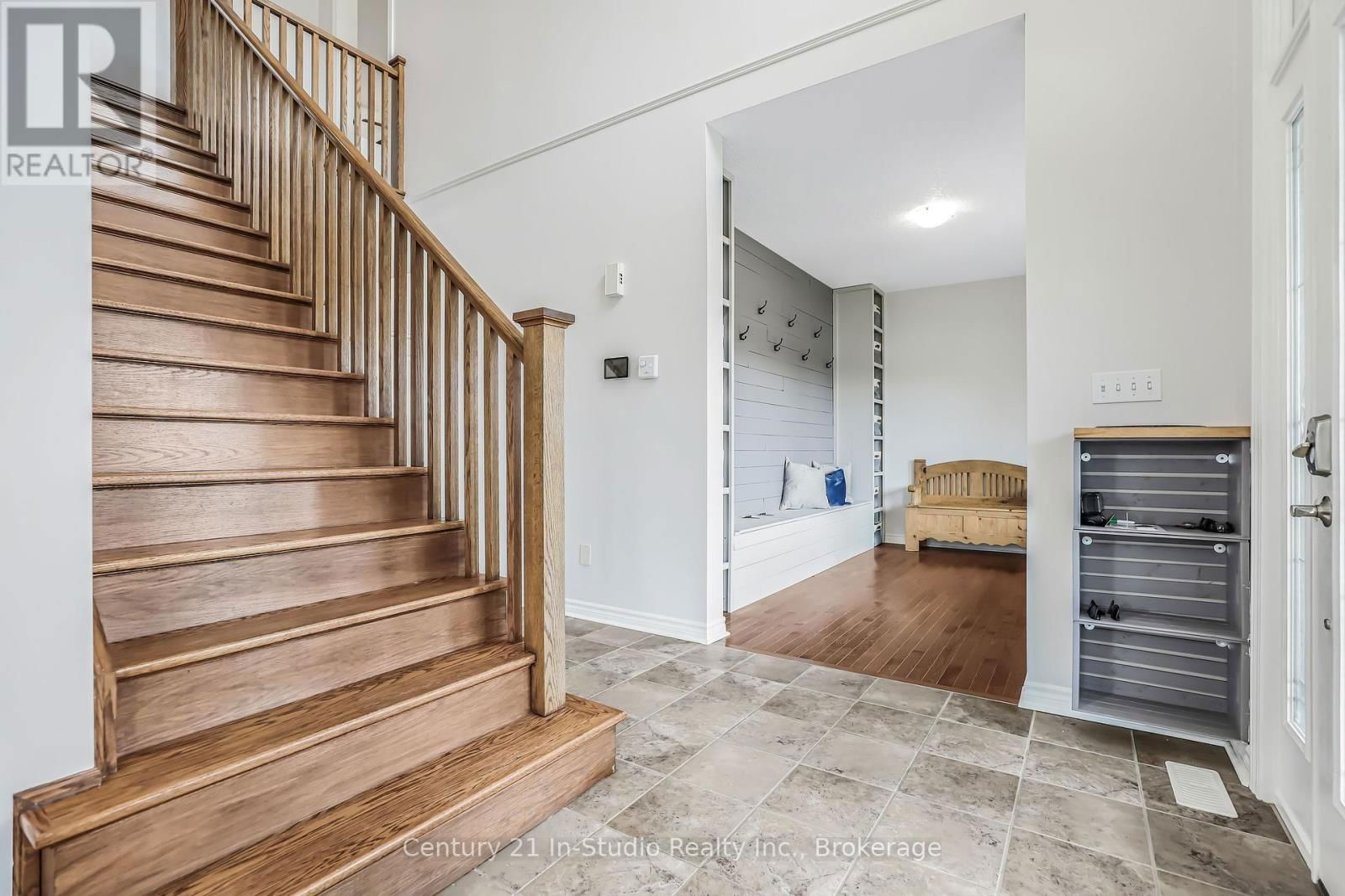 857 SUMPTON STREET Image 15