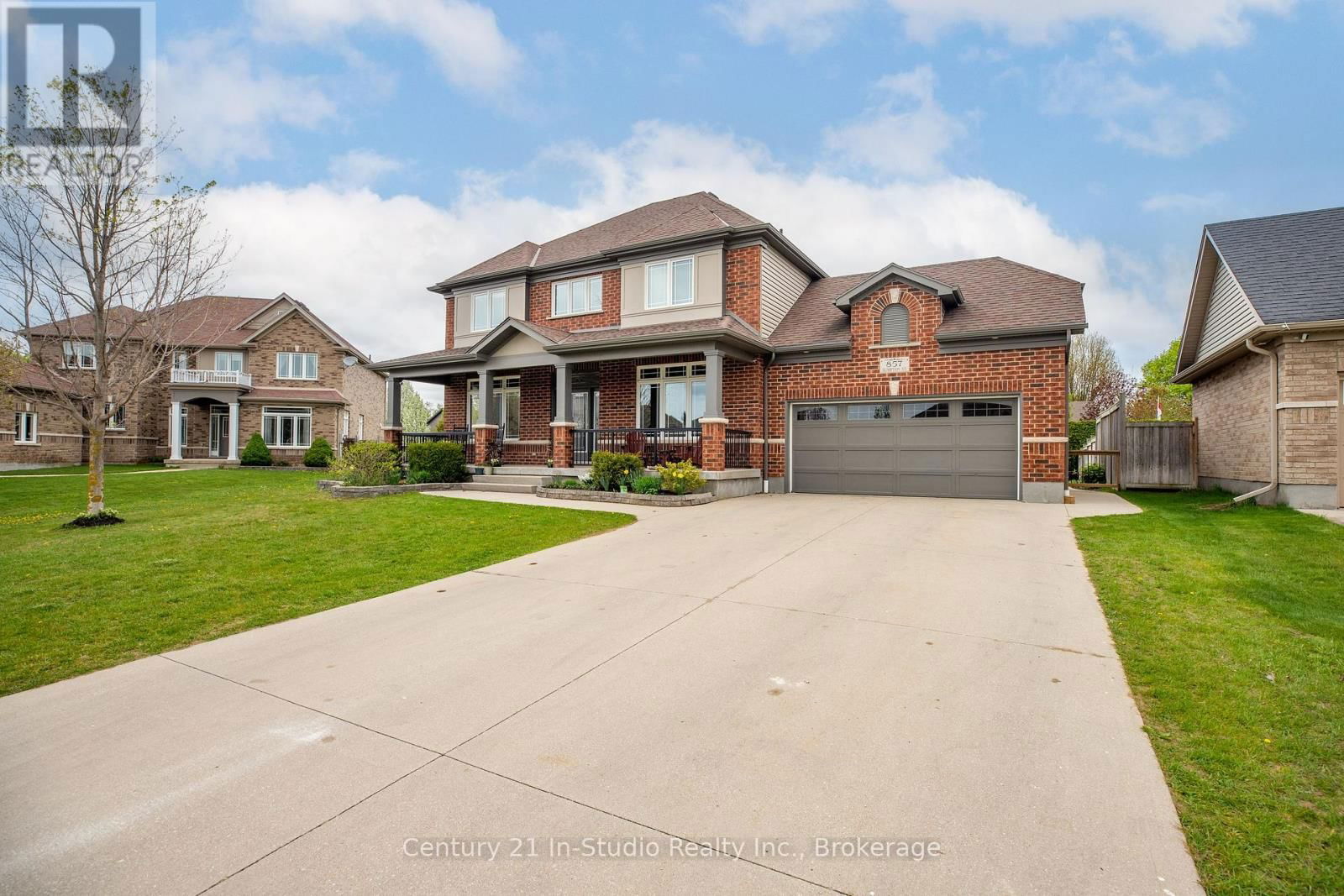 857 SUMPTON STREET Image 3