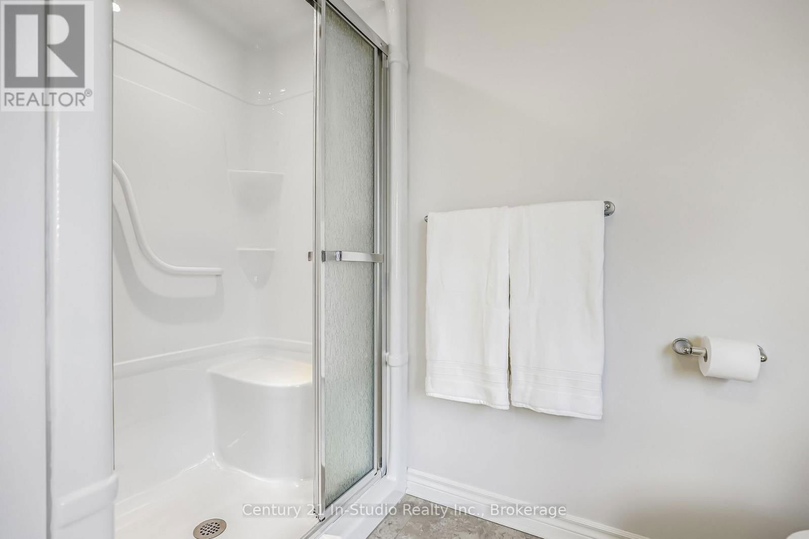 857 SUMPTON STREET Image 34