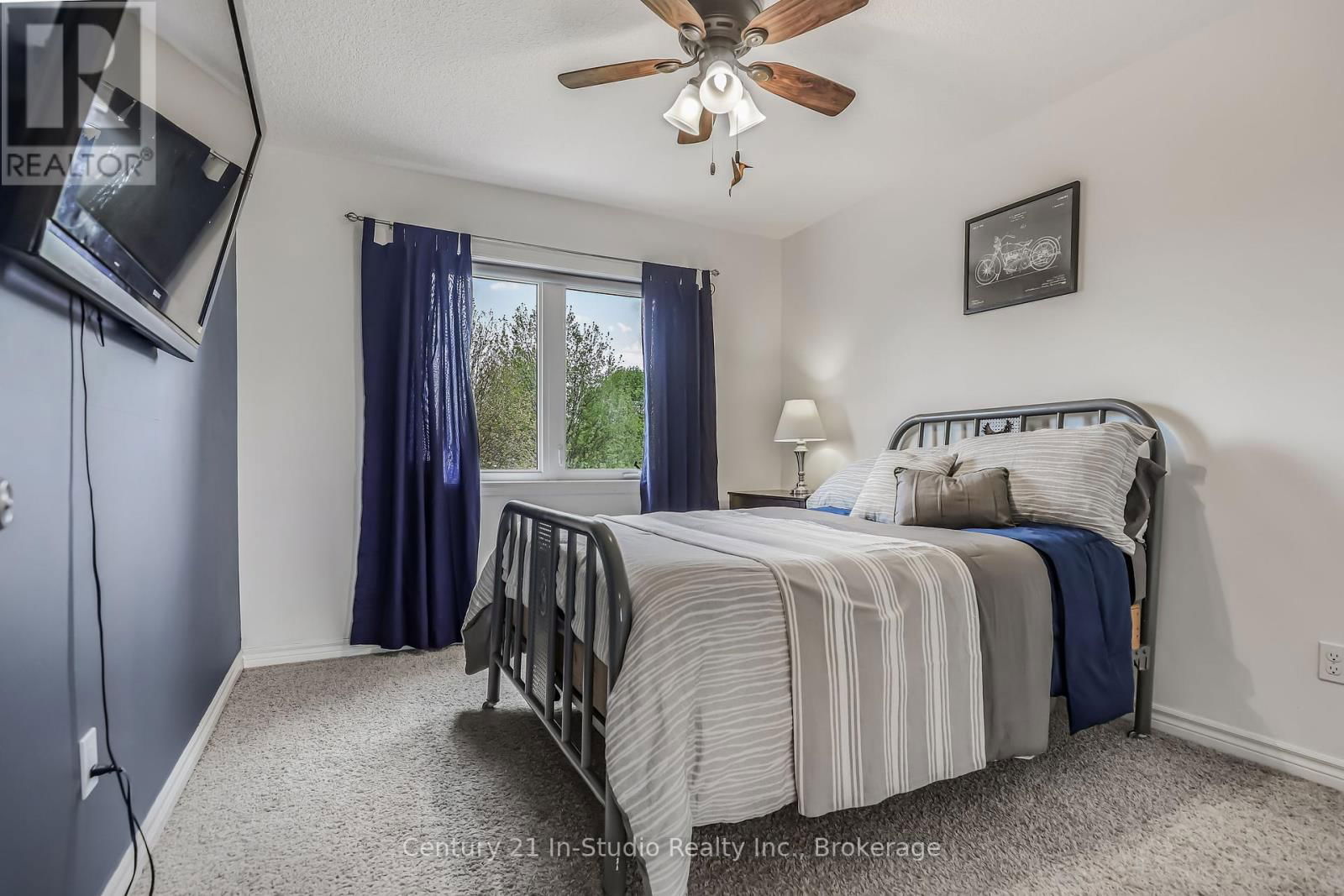 857 SUMPTON STREET Image 36