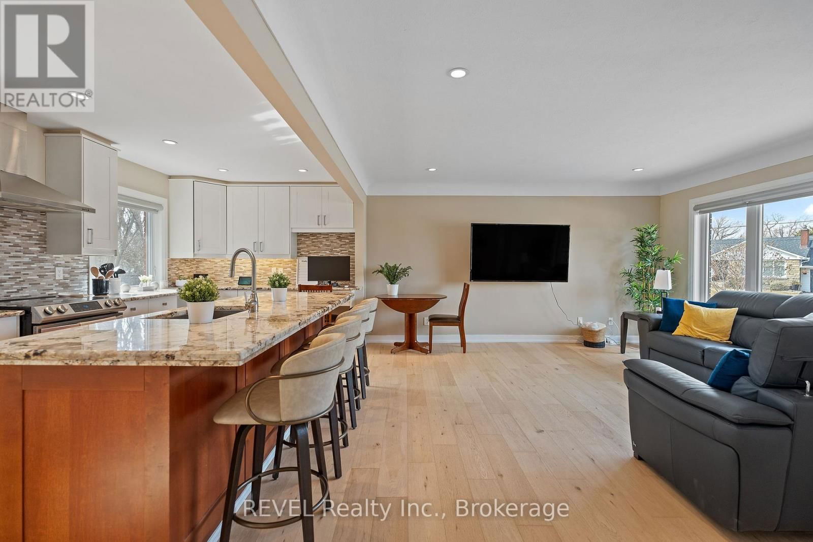 28 DALE AVENUE Image 10