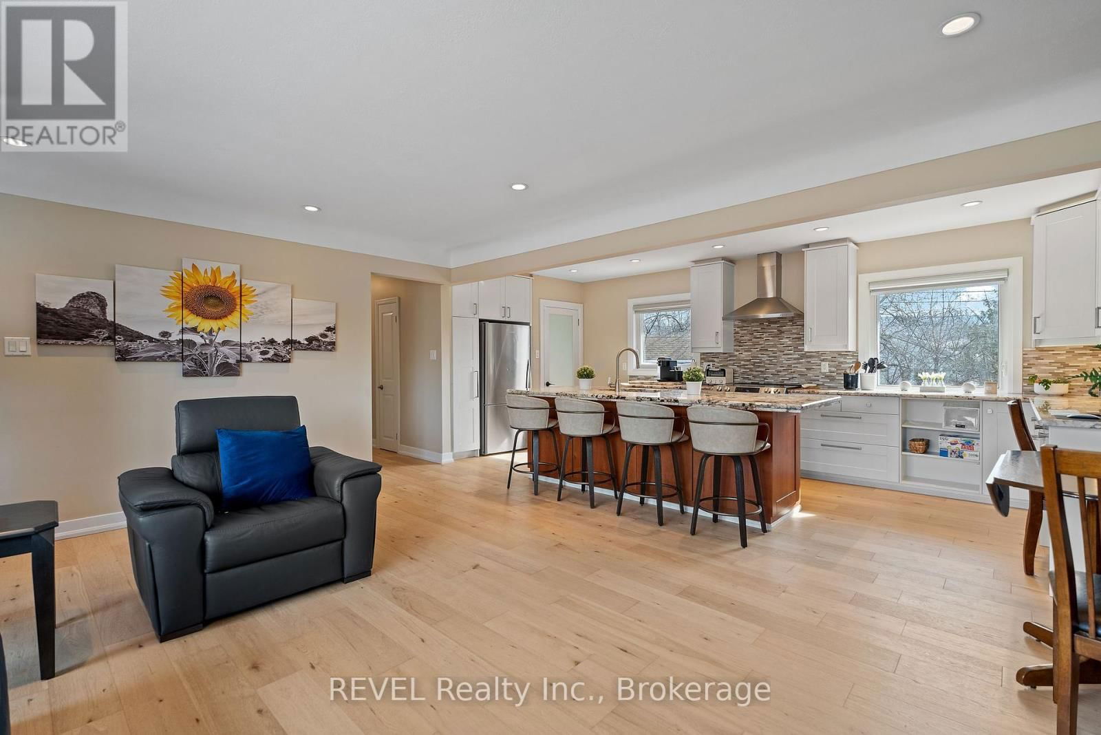 28 DALE AVENUE Image 15