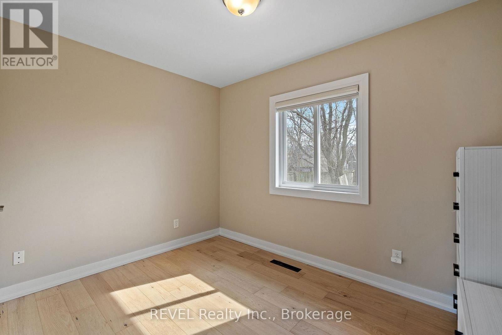 28 DALE AVENUE Image 18