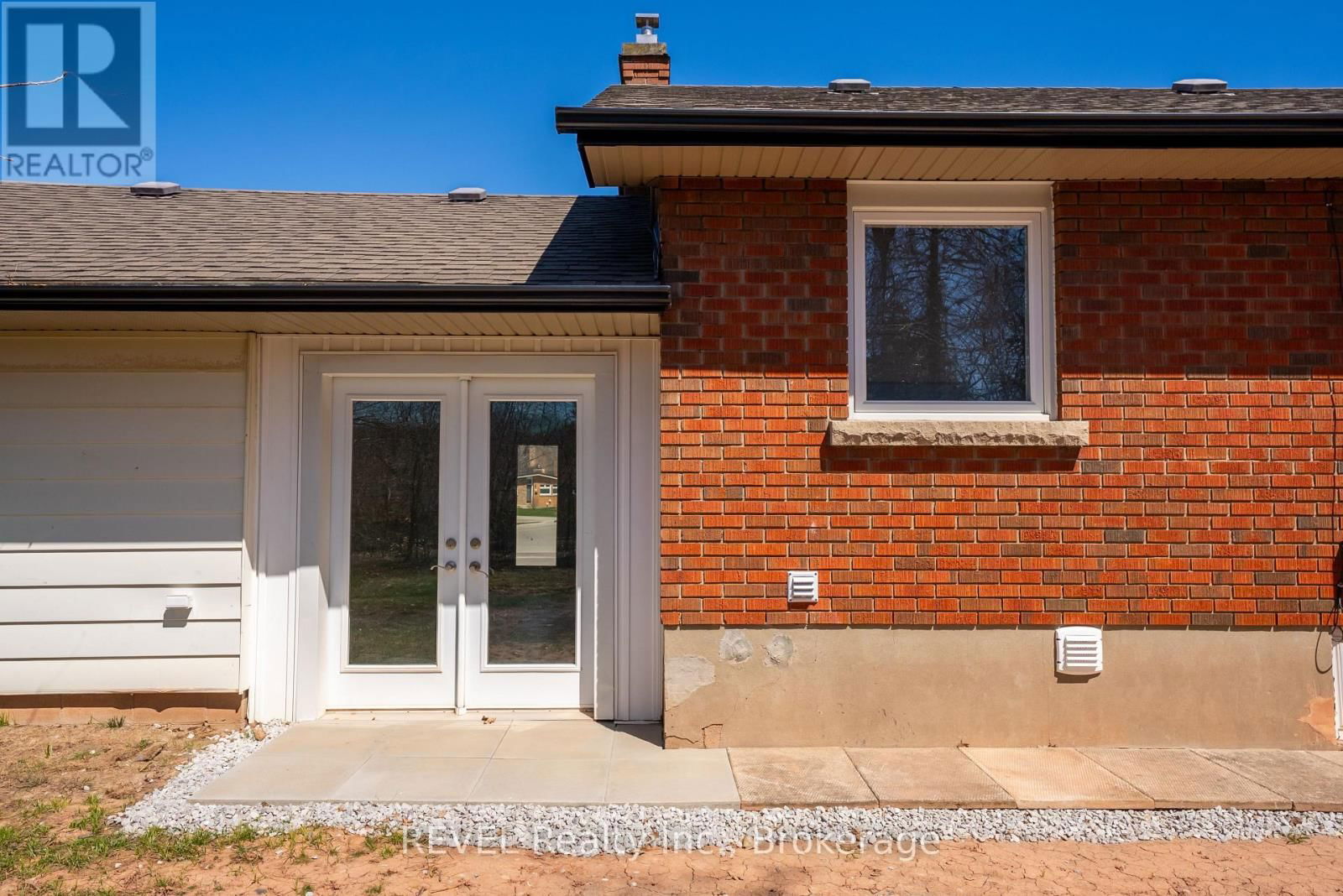 28 DALE AVENUE Image 33