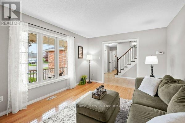 47 DUNROBIN DRIVE Image 10