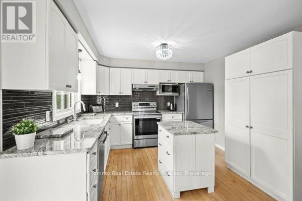 47 DUNROBIN DRIVE Image 12