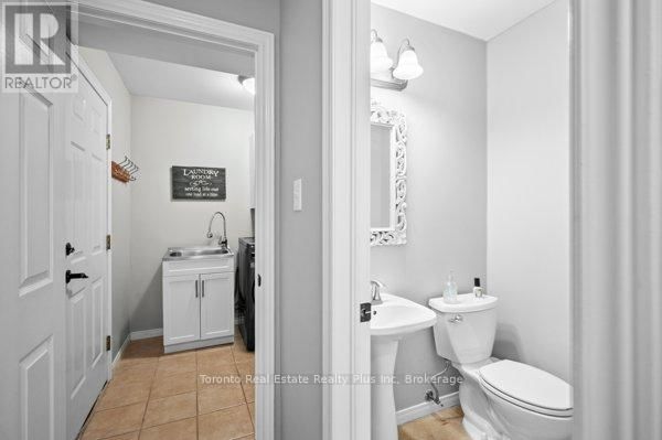 47 DUNROBIN DRIVE Image 22
