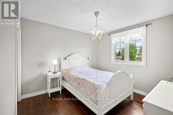 47 DUNROBIN DRIVE Image 32