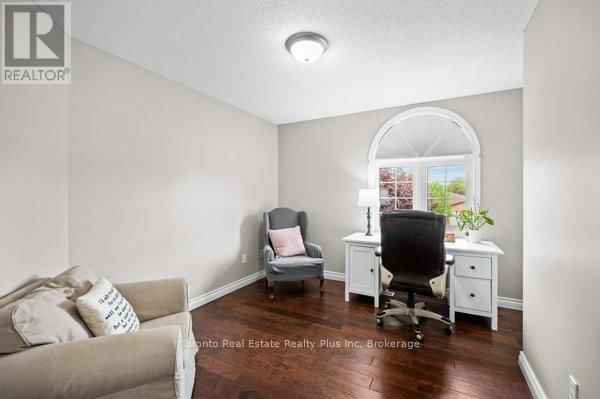 47 DUNROBIN DRIVE Image 34