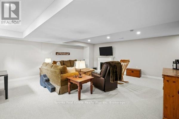 47 DUNROBIN DRIVE Image 38