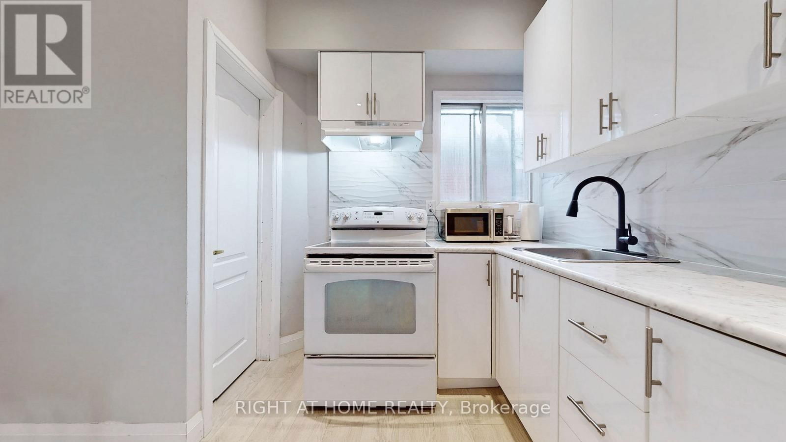 Main - 703 WILSON STREET Image 6