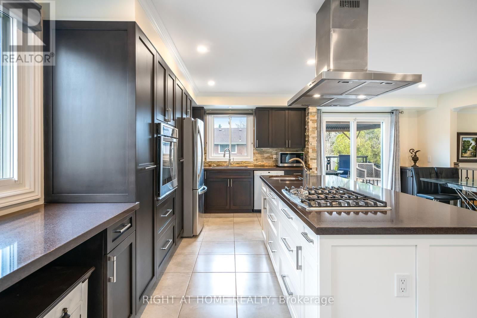 5 LOWER CANADA DRIVE Image 17