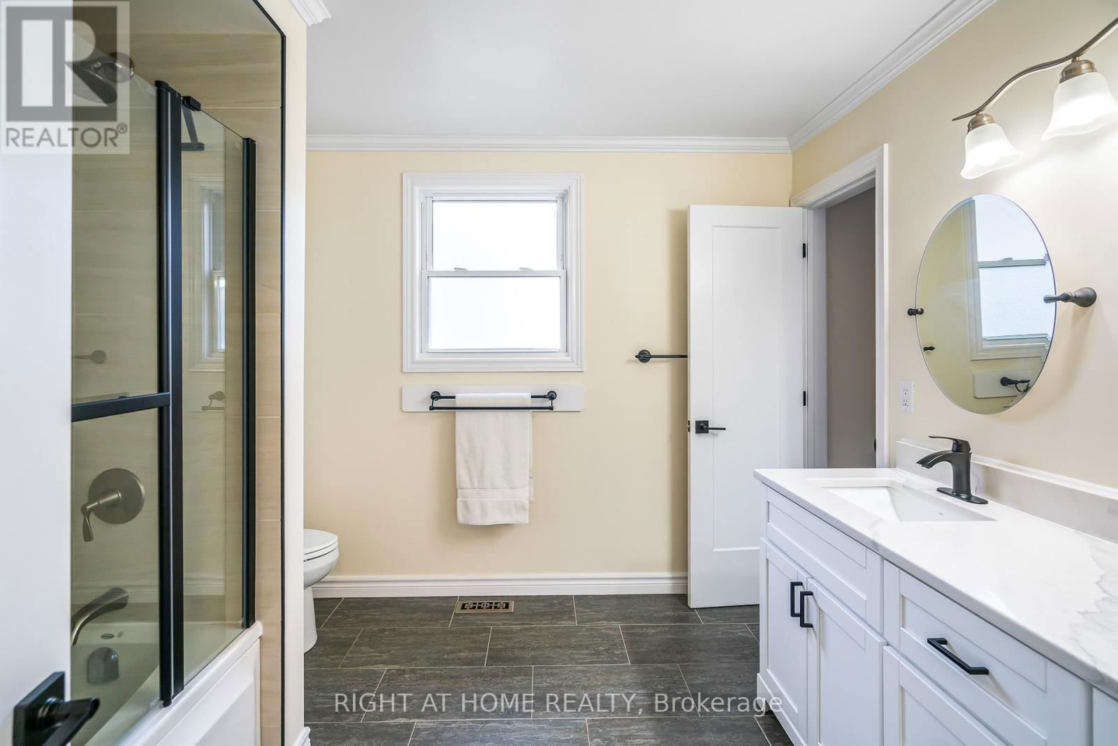 5 LOWER CANADA DRIVE Image 33