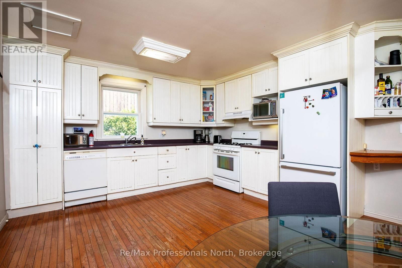 145 FRONT STREET Image 12