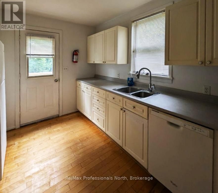 145 FRONT STREET Image 21